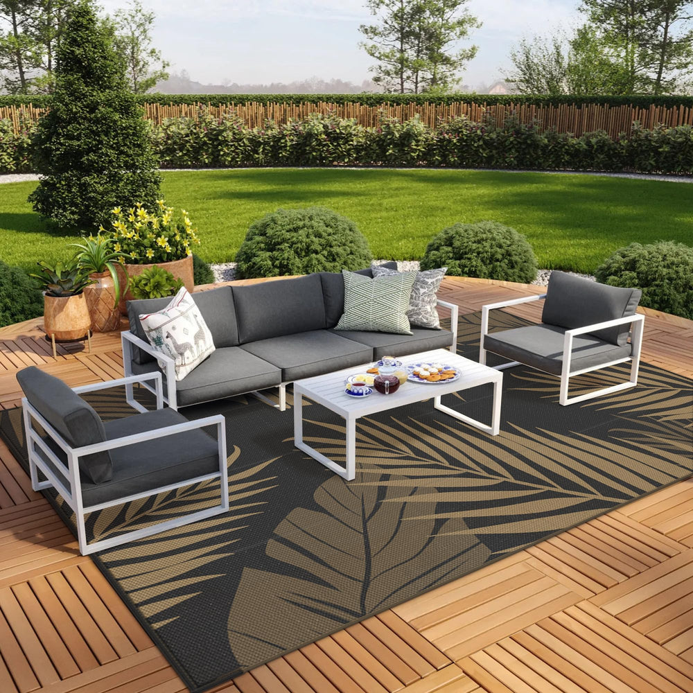 GENIMO Outdoor Rug showing double-sided palm leaf pattern