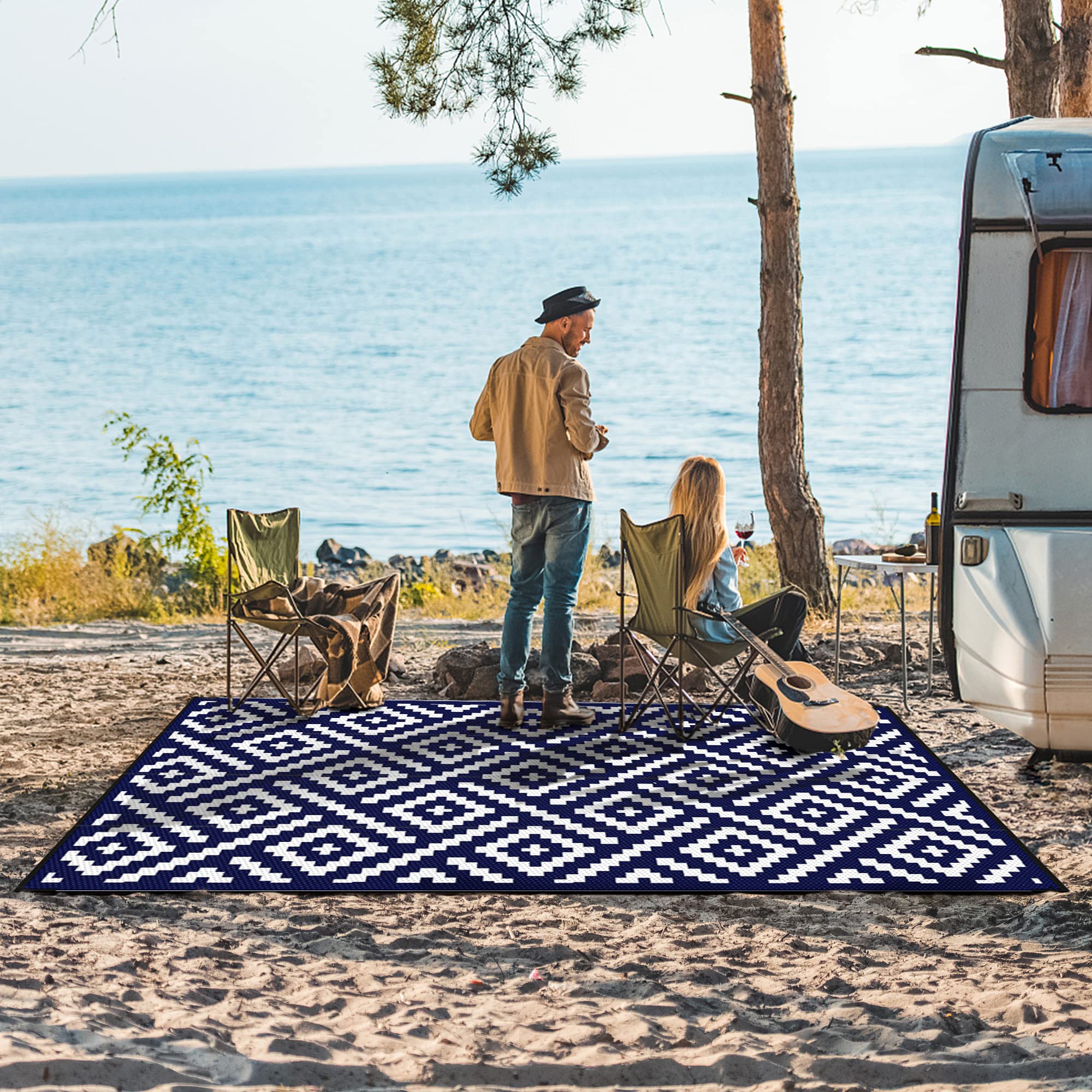 GENIMO outdoor rug showing non-slip grid backing