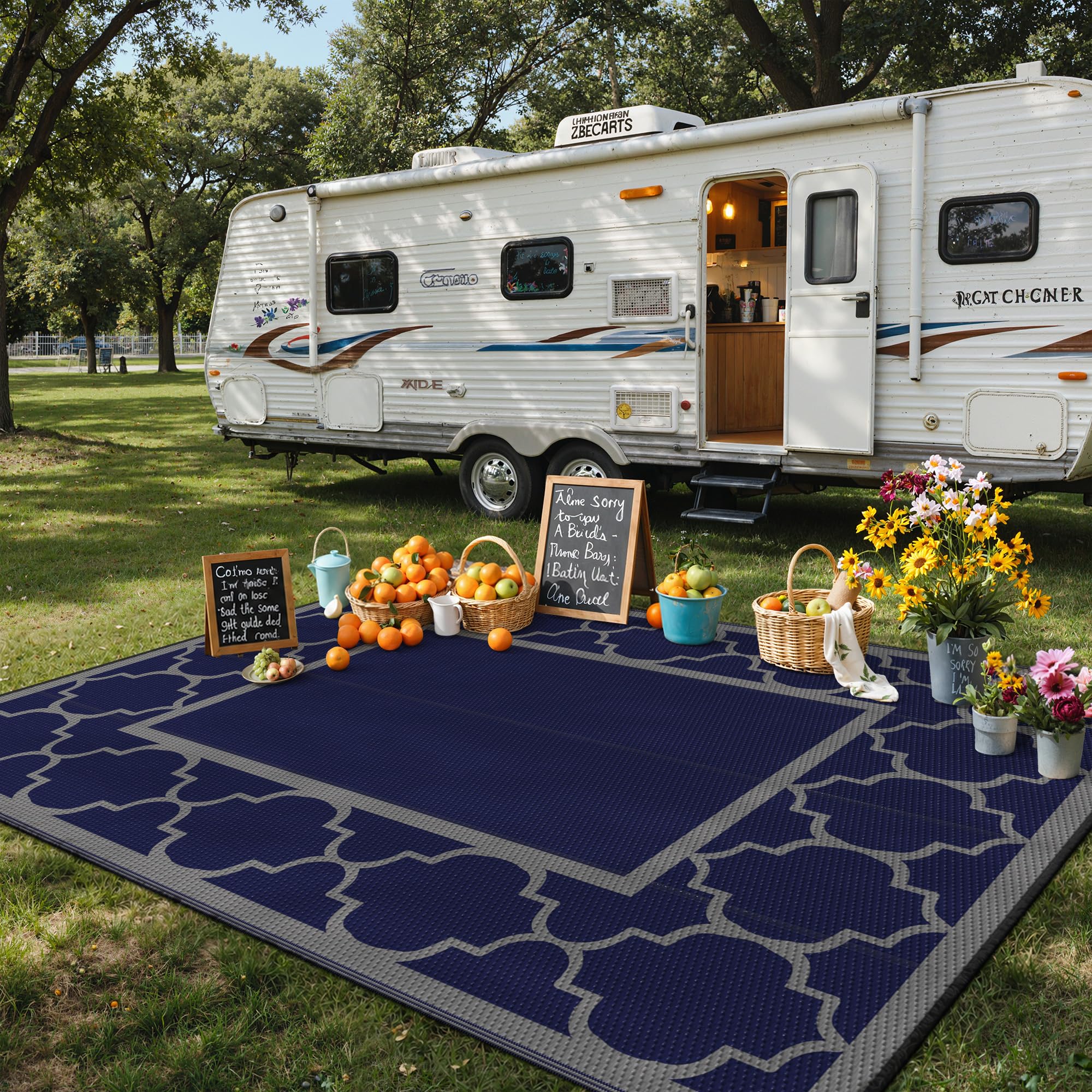 GENIMO outdoor rug showing reversible design