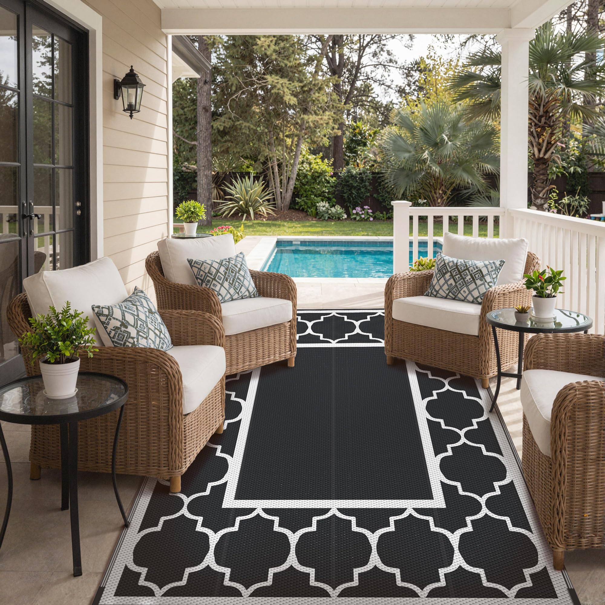 GENIMO Outdoor Rug under a shaded umbrella