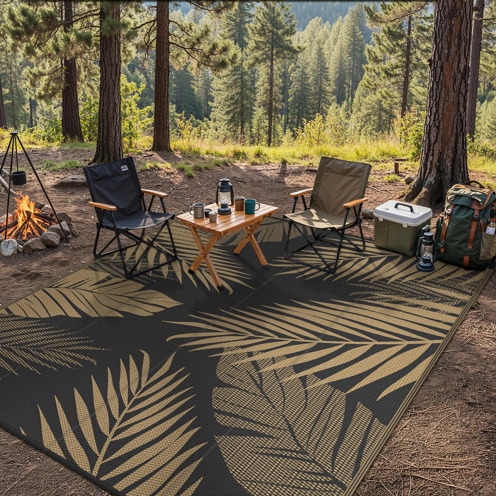 GENIMO outdoor rug used at a picnic with food and drinks