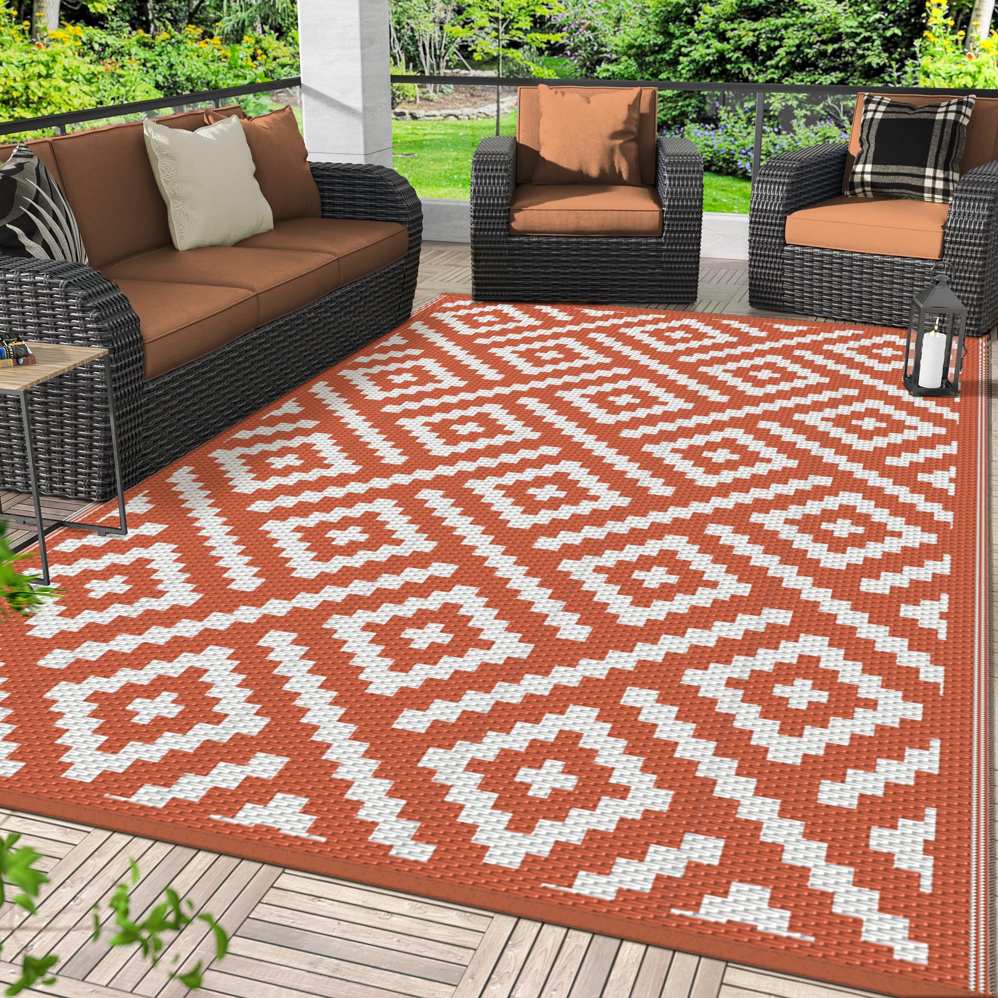 GENIMO Outdoor Rug with accessories including rust-proof stakes