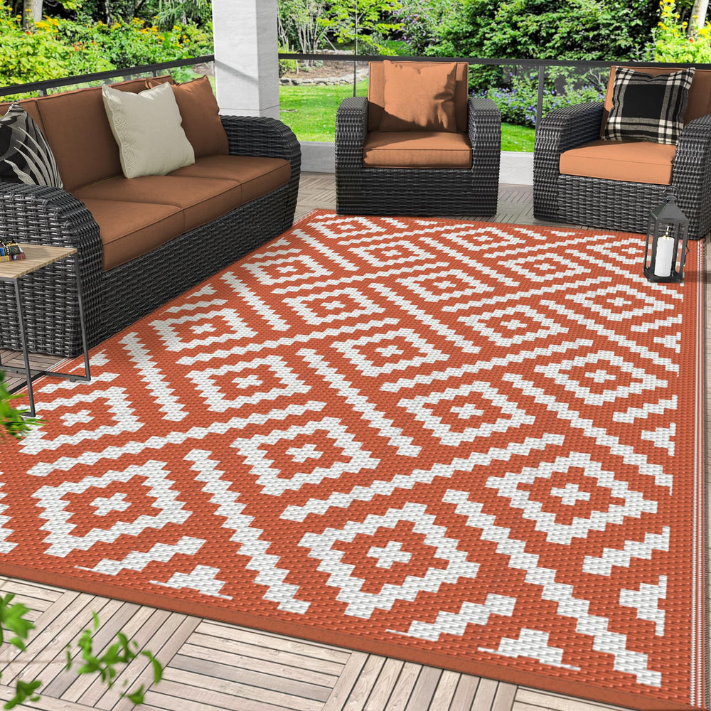 GENIMO Outdoor Rug with accessories including rust-proof stakes