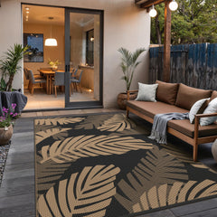 GENIMO waterproof outdoor rug on a patio