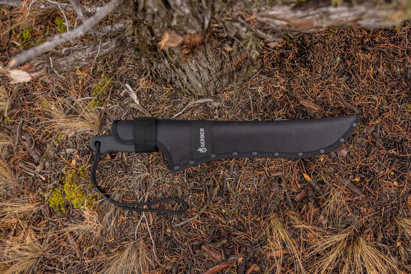 Gerber Gator Machete JR with sheath and accessories
