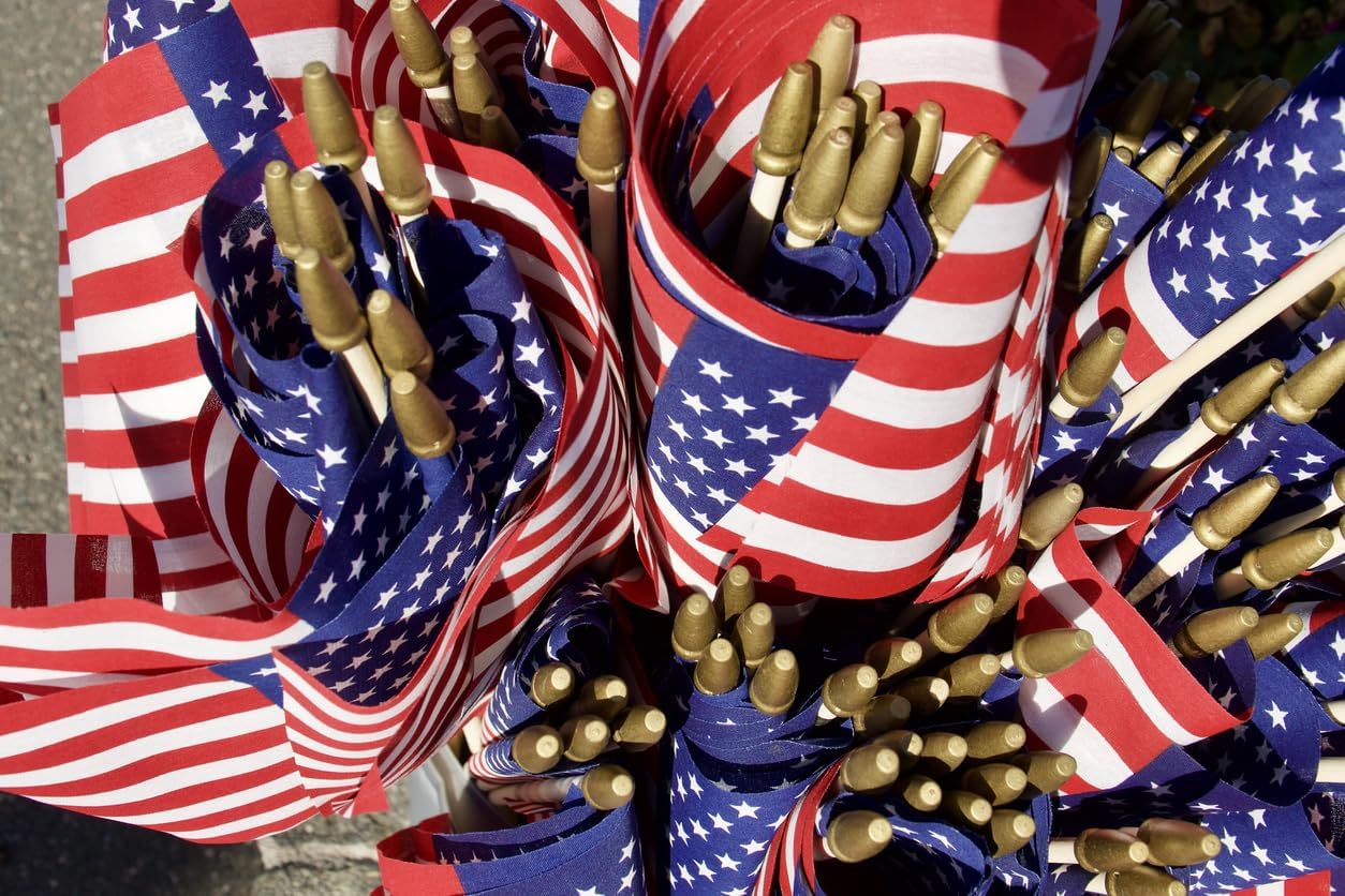 GiftExpress small American flag set at a parade