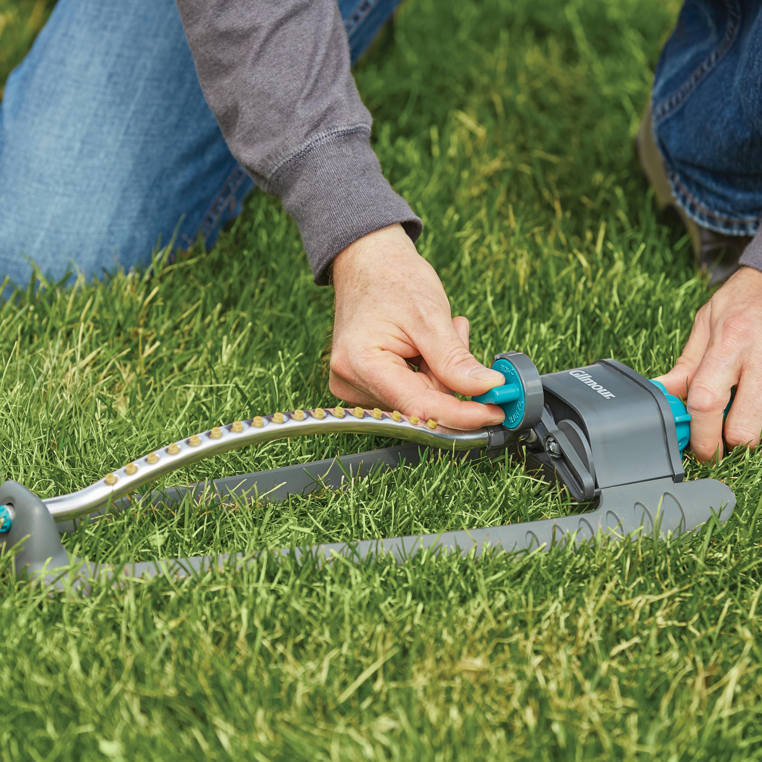 GILMOUR Adjustable Lawn Sprinkler packaging and specifications