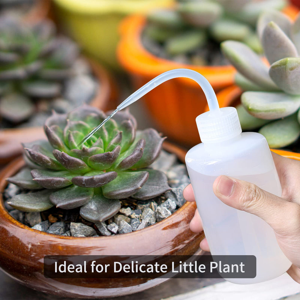 Goowin watering can with floral design and water level scale