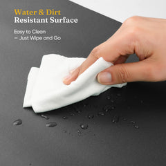 Grenebo Kneeling Pad black in use in a garden setting