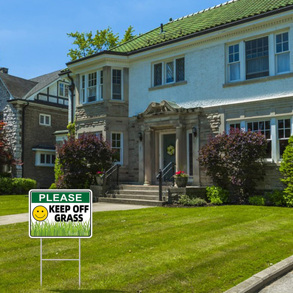 GXGGUS Keep Off Grass Sign box contents including stakes