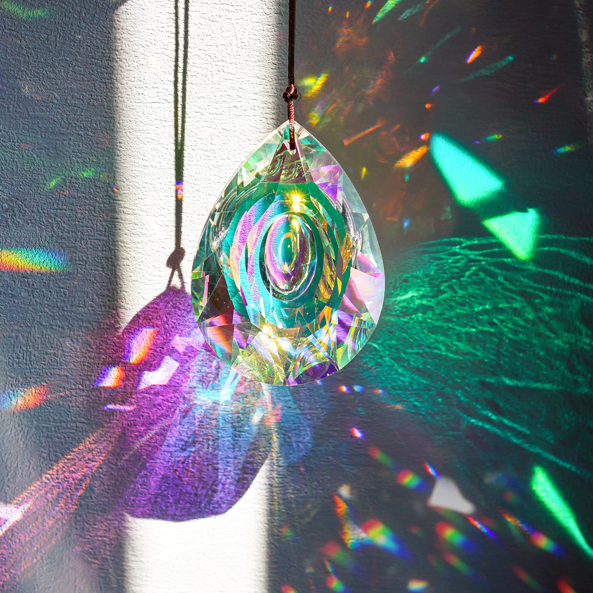 H&D crystal prism with included cord and string