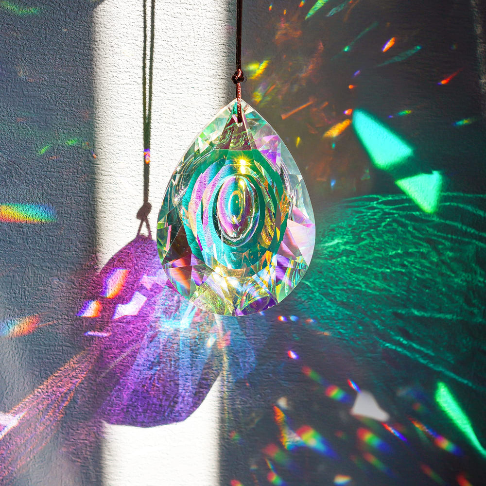 H&D crystal prism with included cord and string