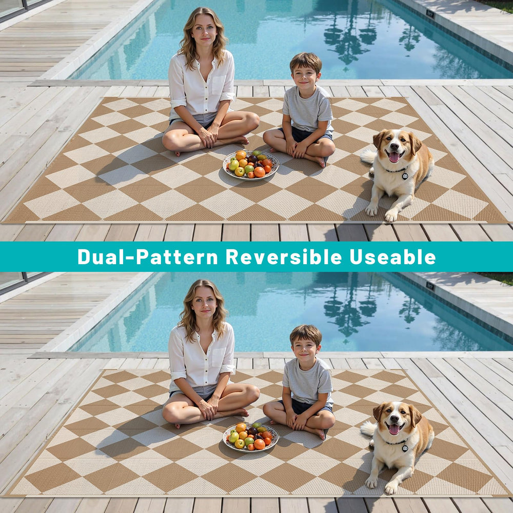 HEBE portable outdoor rug with stakes for securing