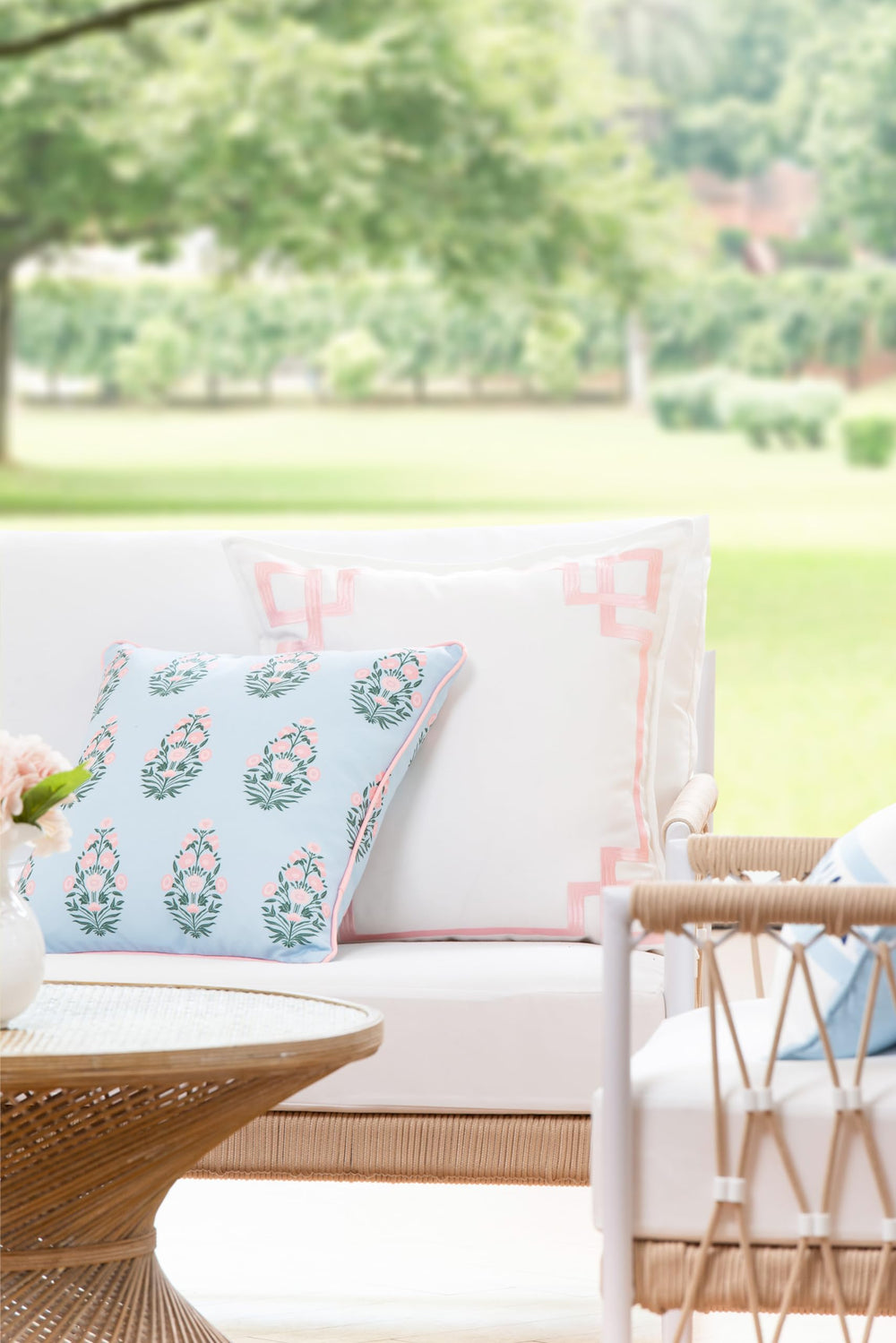 Hofdeco Premium throw pillow cover back view showing same floral pattern