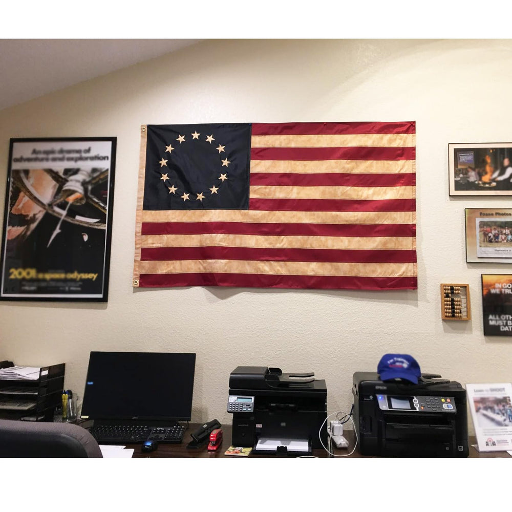 Homissor Betsy Ross Flag showing brass grommets for installation