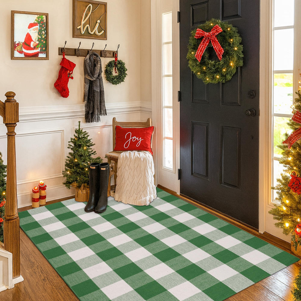 Homydecor Christmas Rug with buffalo check pattern