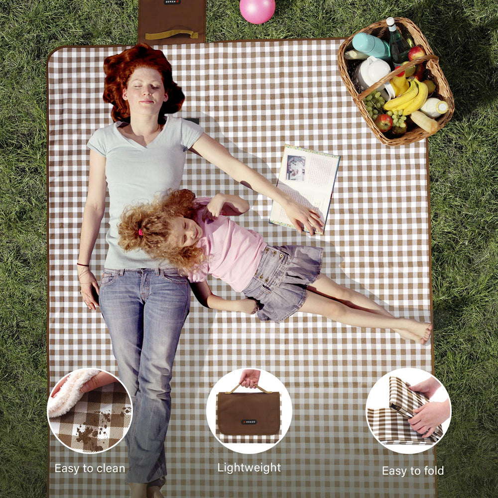 HX&OD picnic blanket showcasing sandproof feature