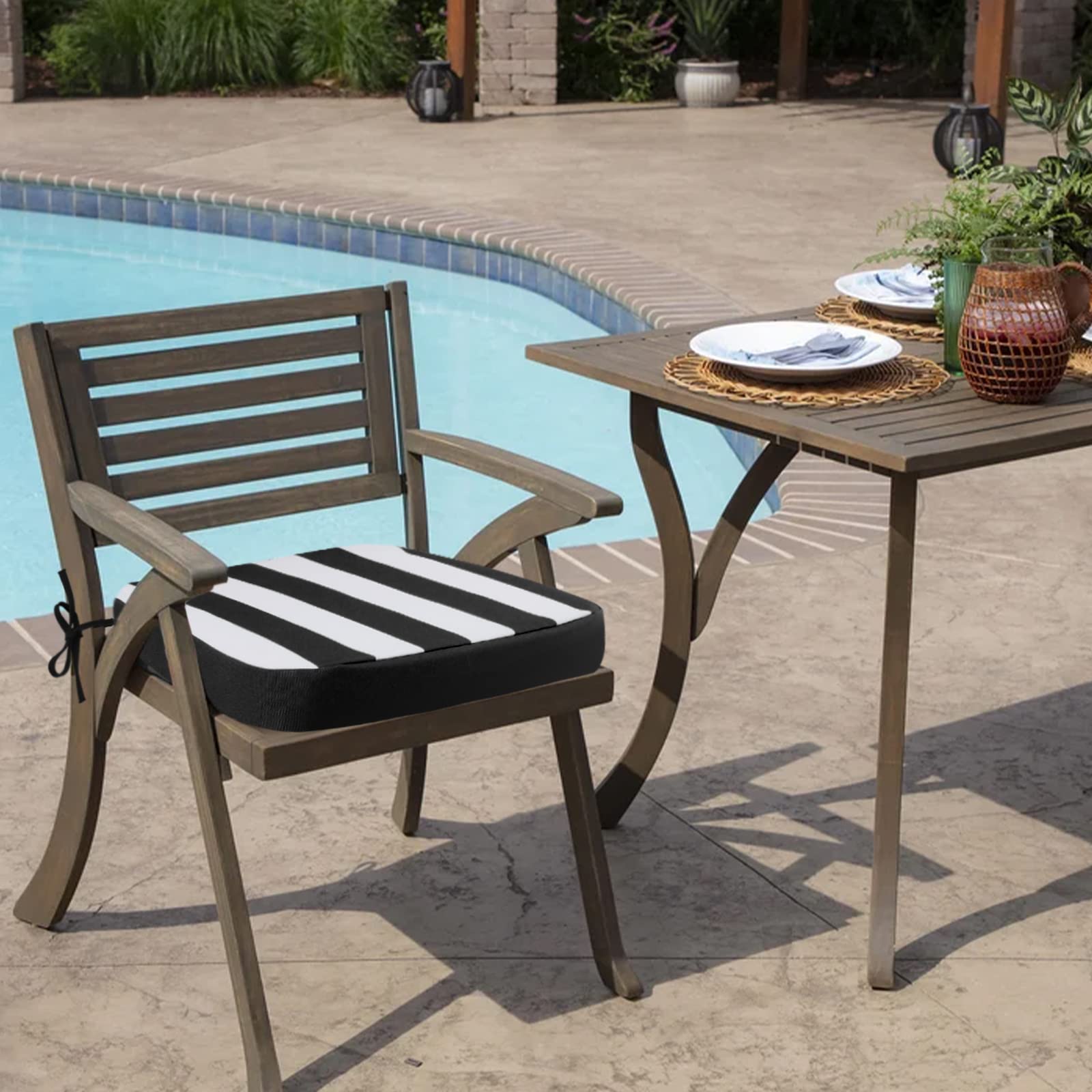 idee-home outdoor chair cushions placed on bar stools