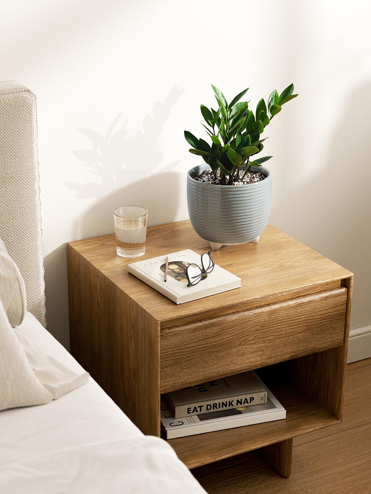 Indoor setup with LE TAUCI ceramic plant pots featuring succulents