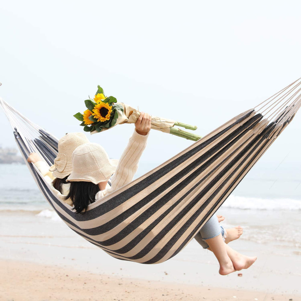 INNO STAGE Double Hammock hanging between two trees
