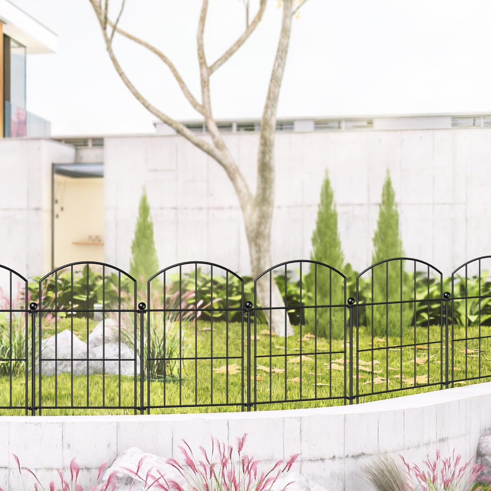 Installation of FOREHOGAR Garden Fence with stakes in ground
