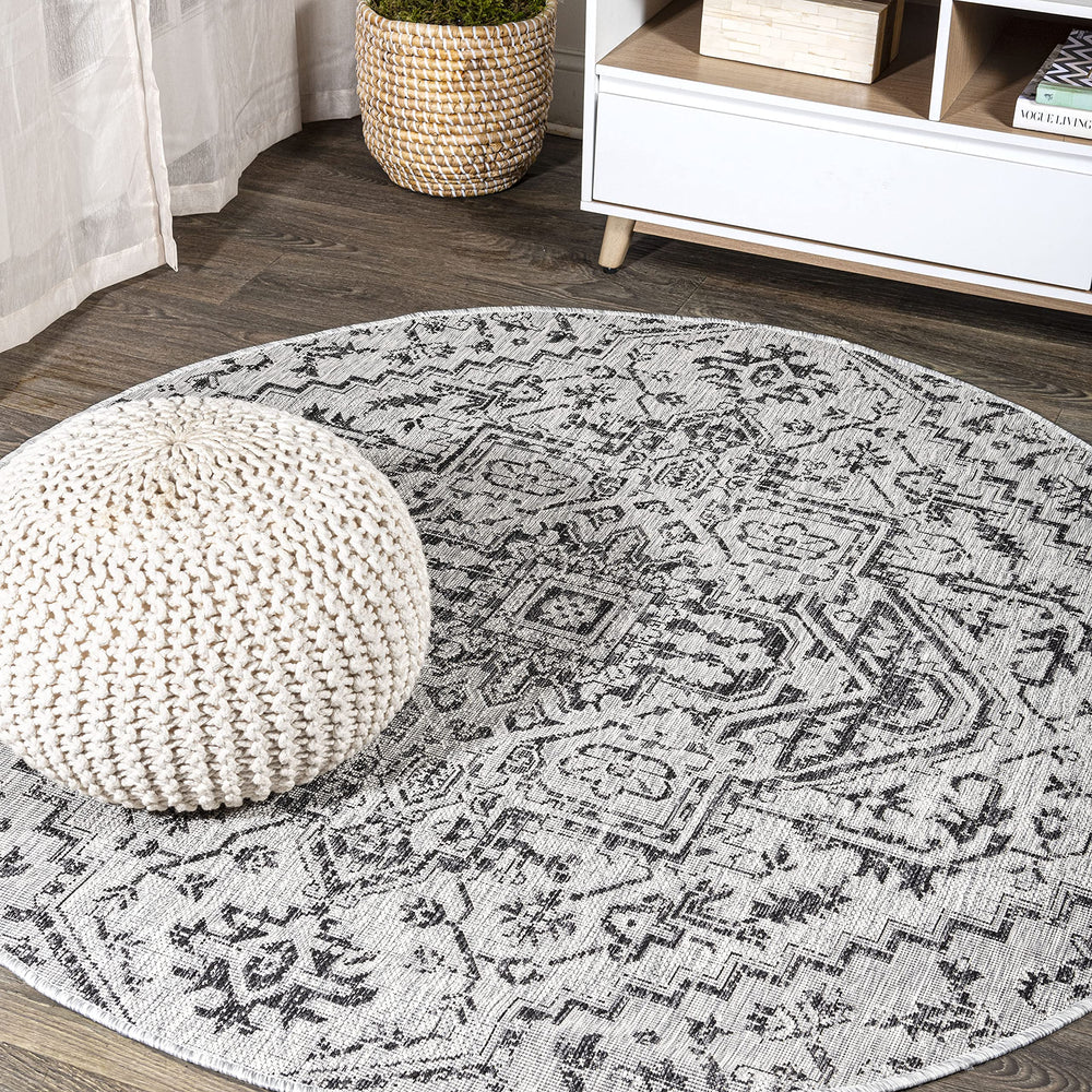 JONATHAN Y Boho Medallion Round Rug 3'1" Black/Gray front view