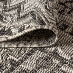 JONATHAN Y Boho Medallion Round Rug 3'1" Black/Gray in outdoor setting