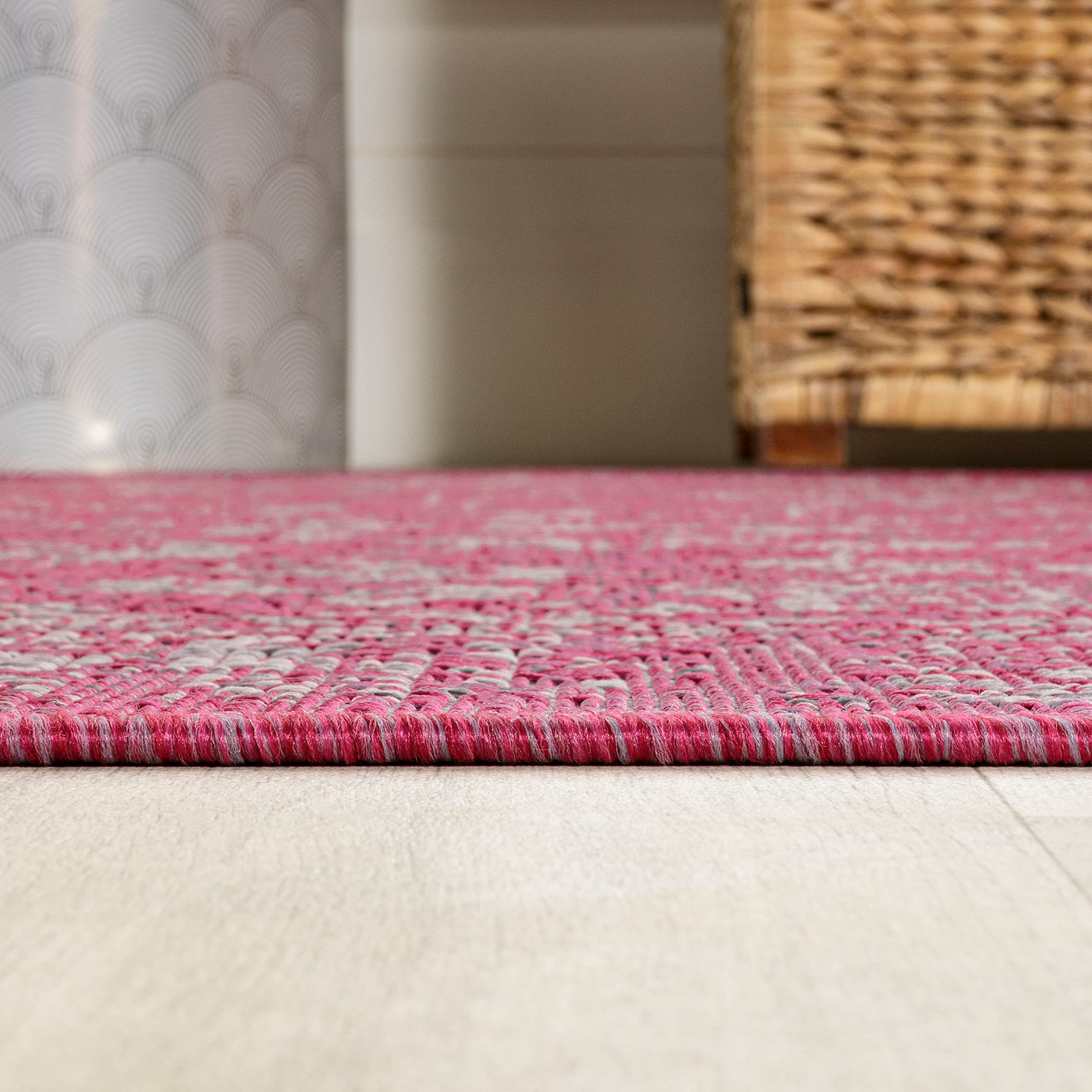 JONATHAN Y Weave Floral Area Rug close-up of border design