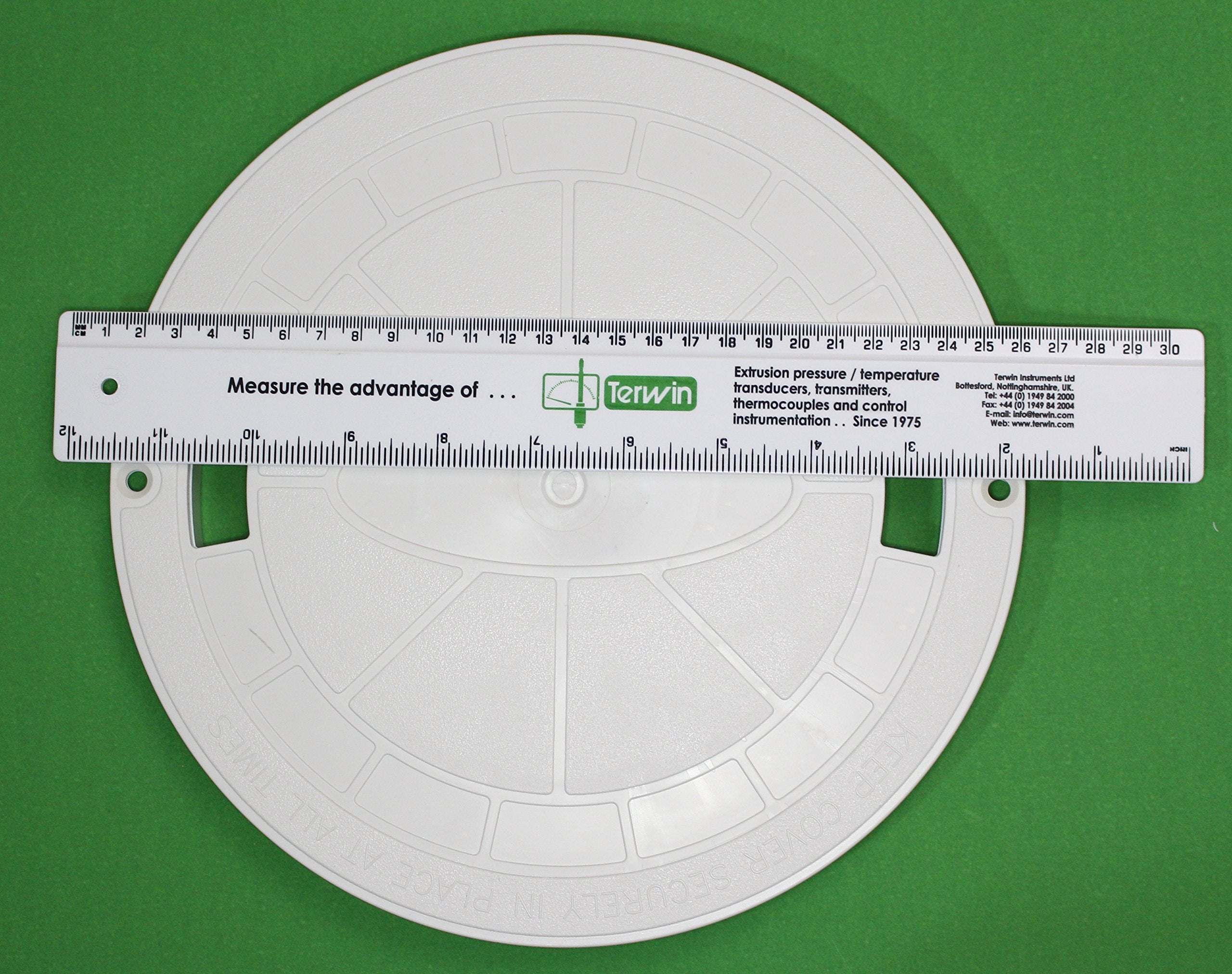 JSP Skimmer Lid in outdoor setting