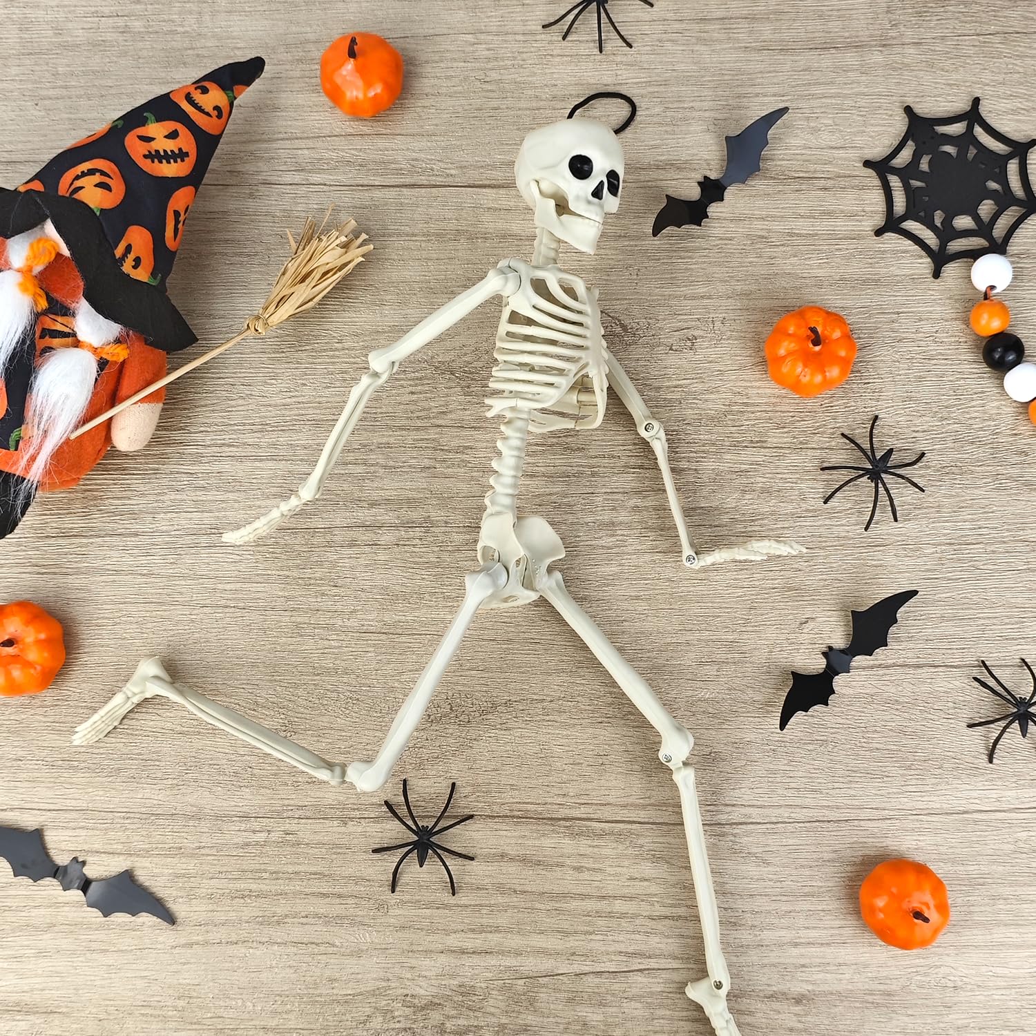 Kannove Halloween skeletons in a spooky scene