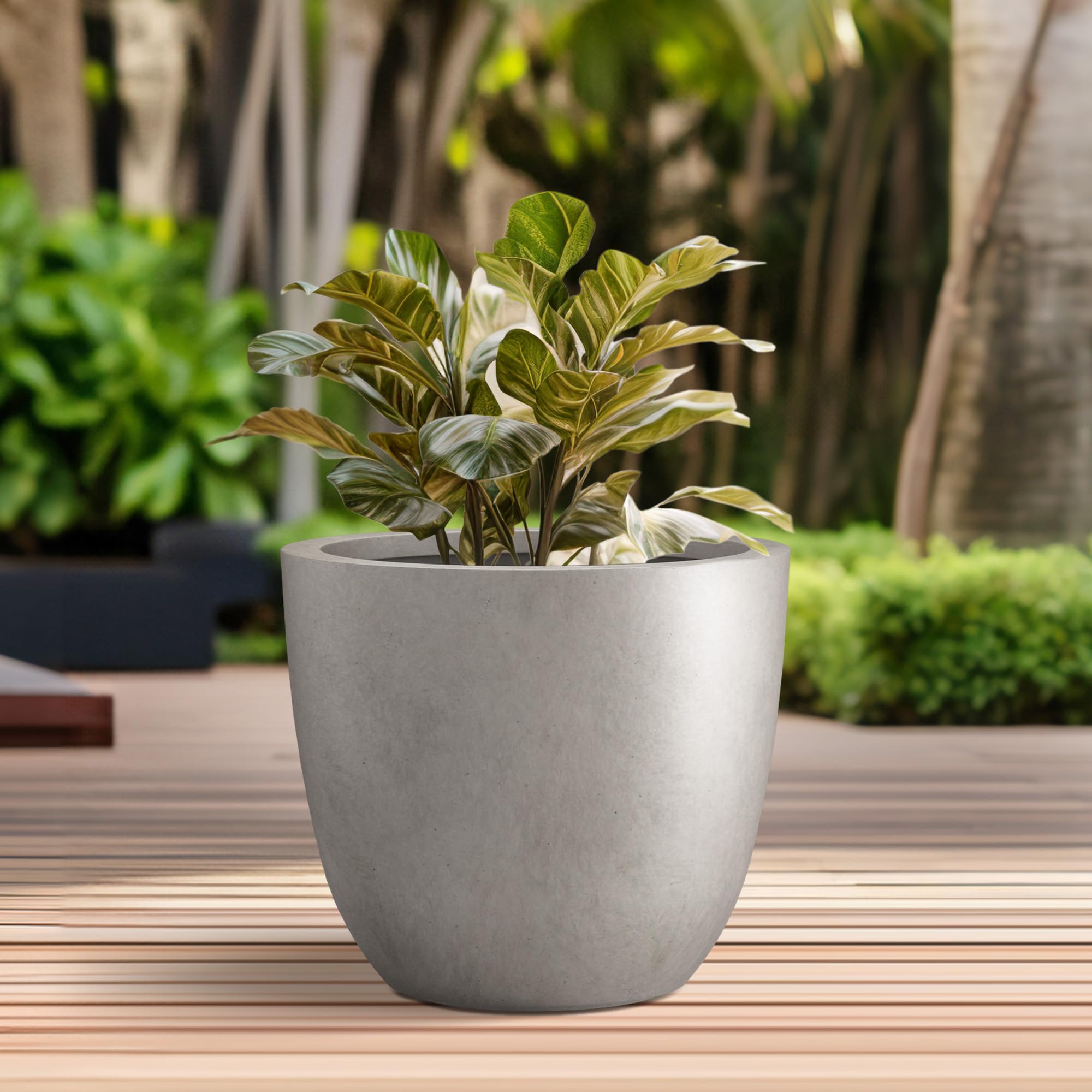 Kante Weathered Concrete Planter close-up of texture