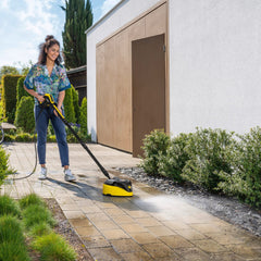 KÄRCHER T 7 Plus T-Racer cleaning a patio surface