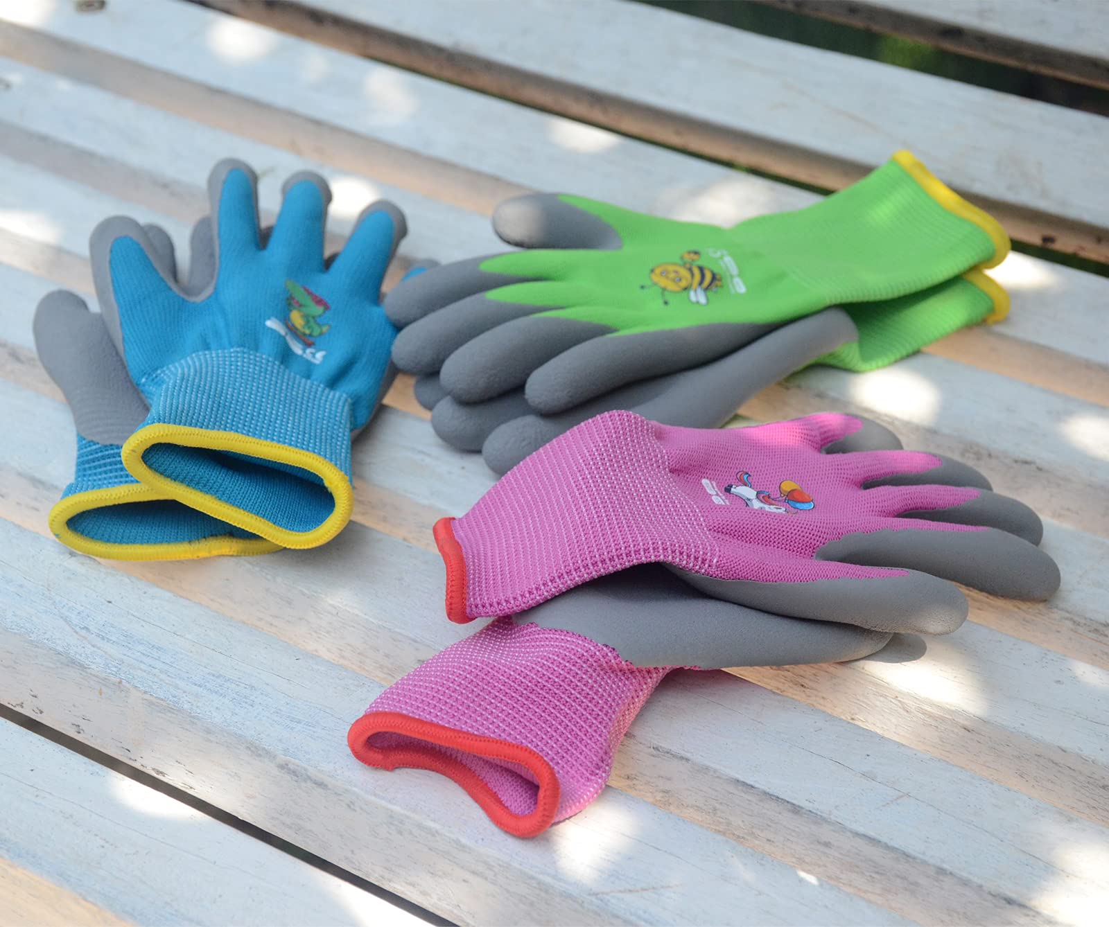 KDK Kids Gardening Gloves showcasing comfortable wrist cuff