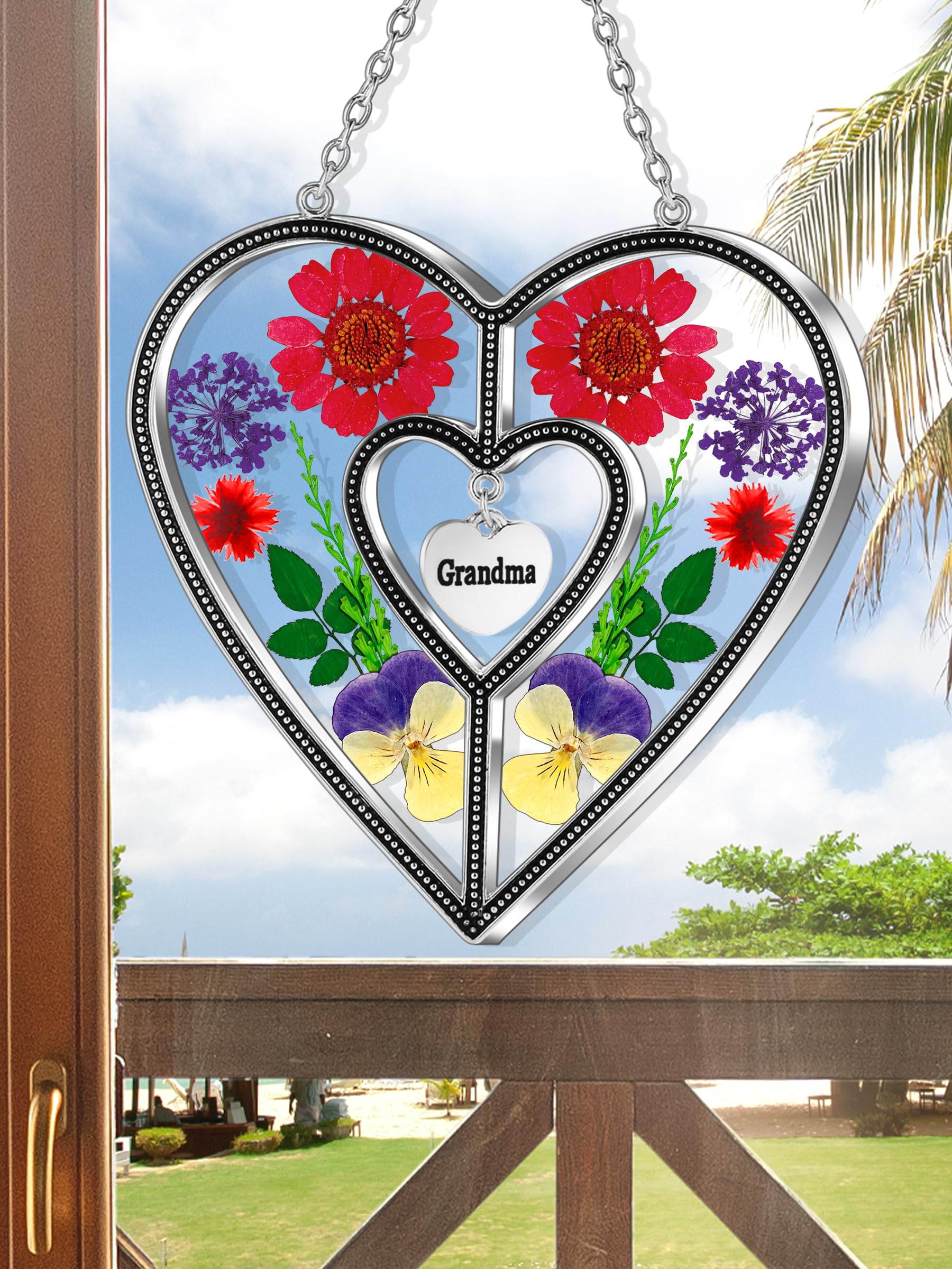 KY&BOSAM Heart Suncatcher showing engraved words for grandma