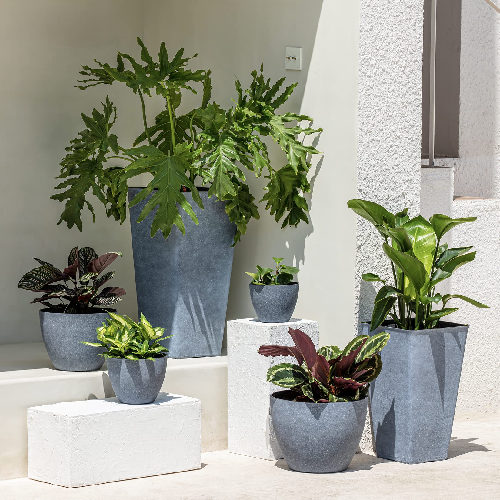 LA JOLIE MUSE Hanging Planter Basket in outdoor garden setting