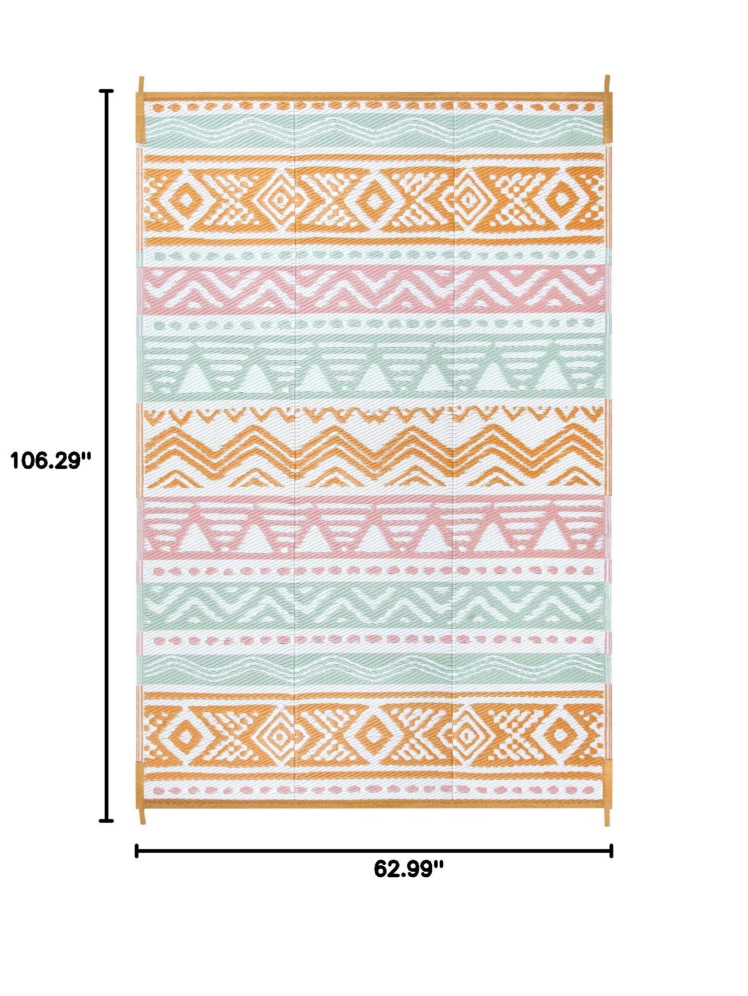 Lahome Outdoor Rug 6x9 rolled up with carrying bag
