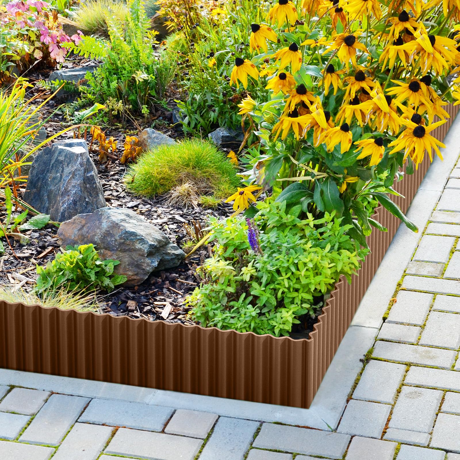 LAVEVE 10 inch x 20ft garden edging in contemporary garden setting