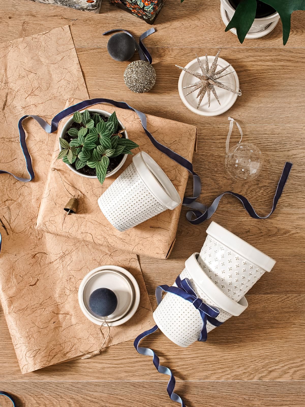 LE TAUCI 5 Inch Ceramic Plant Pots displayed on windowsill