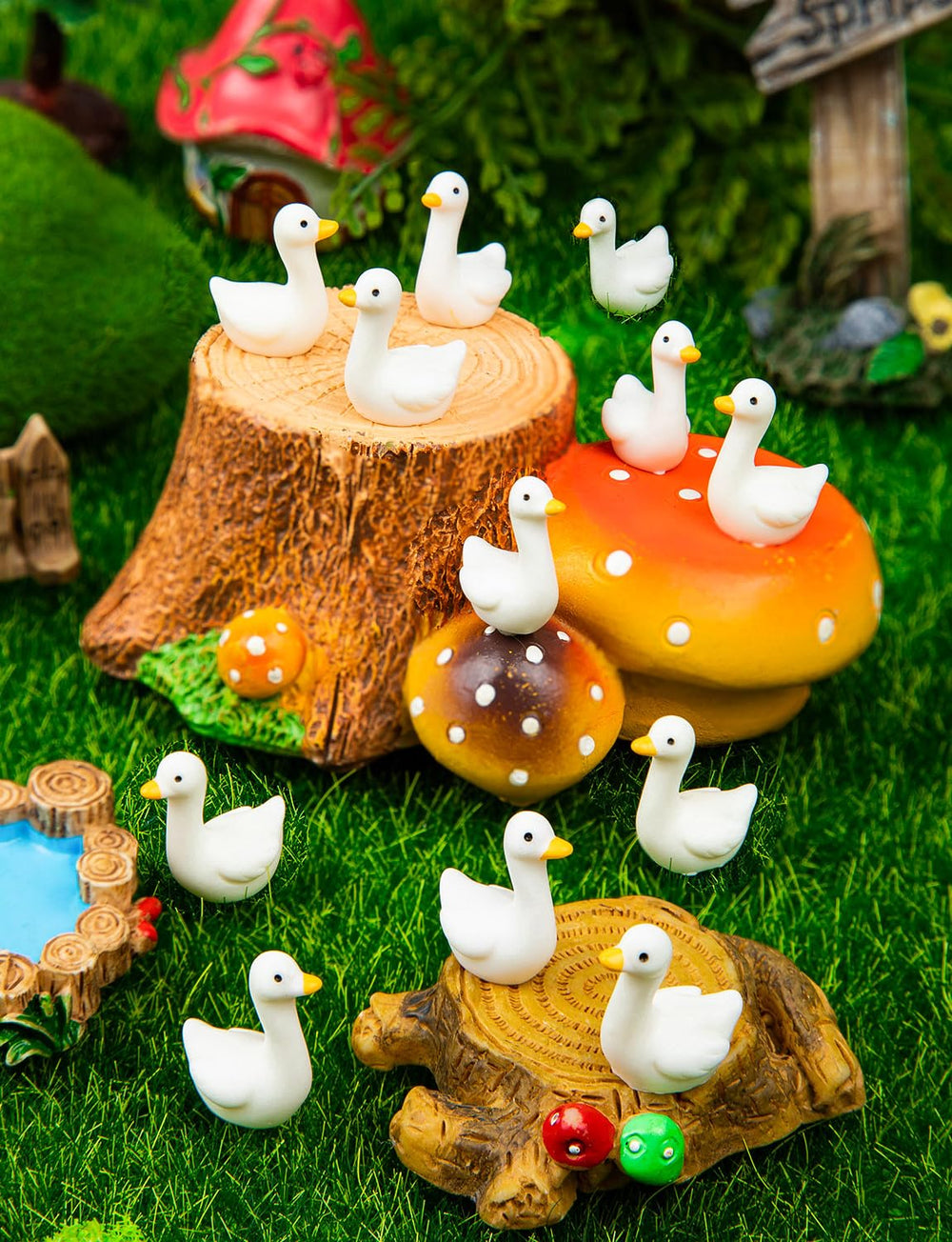 LHSYFBZ Mini Resin Goose Figurines in packaging