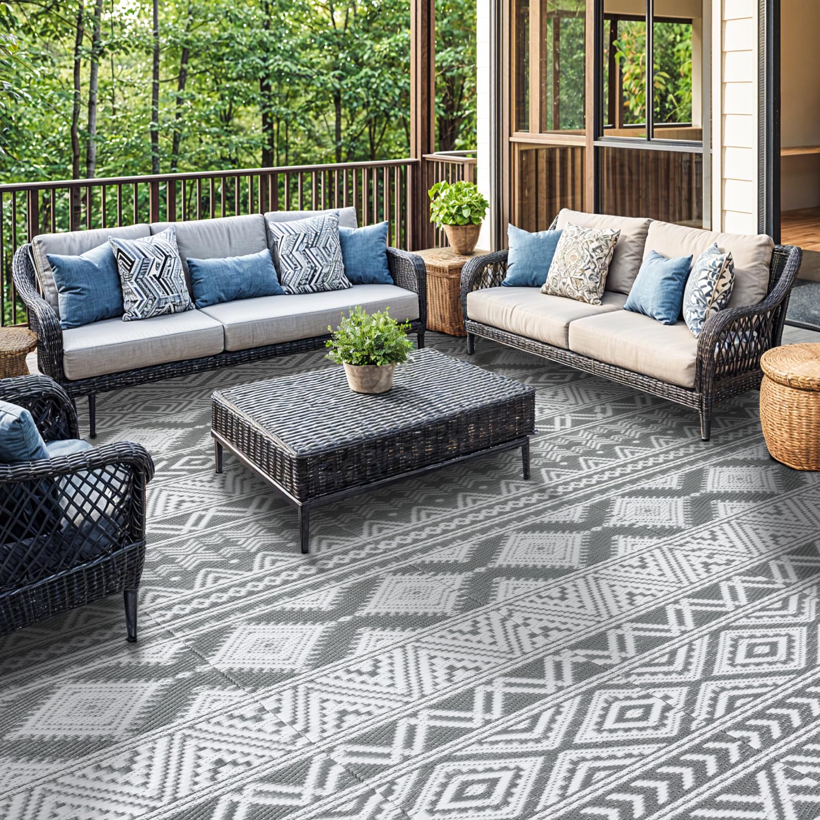 LIANLAM outdoor rug displayed on a patio