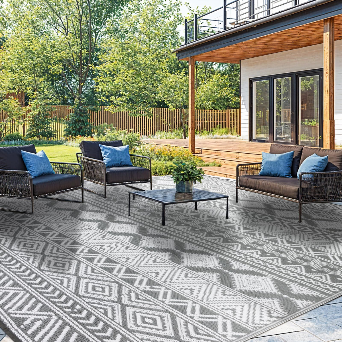 LIANLAM Waterproof Outdoor Rug 8x10 ft in gray and white