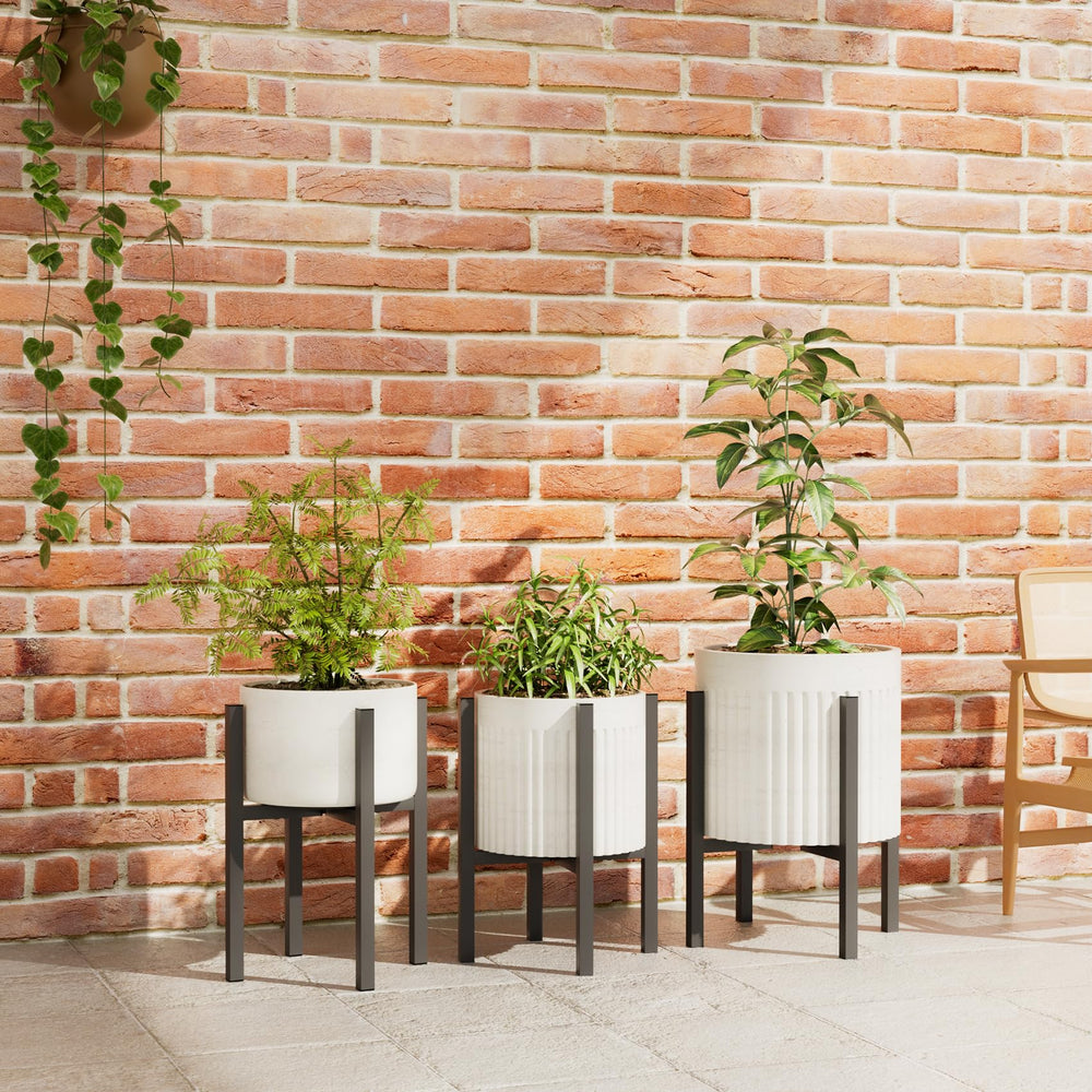 Linpla plant stand side view with a black finish