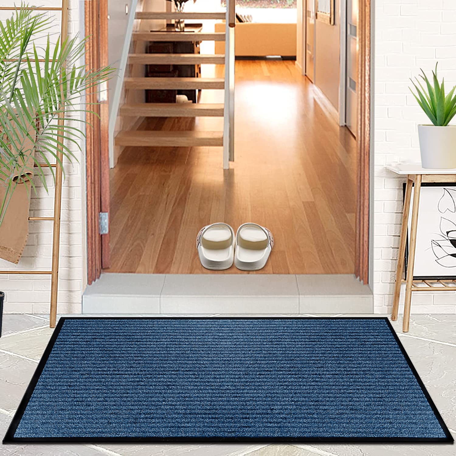 LuxUrux mat in outdoor setting, highlighting its low-profile design