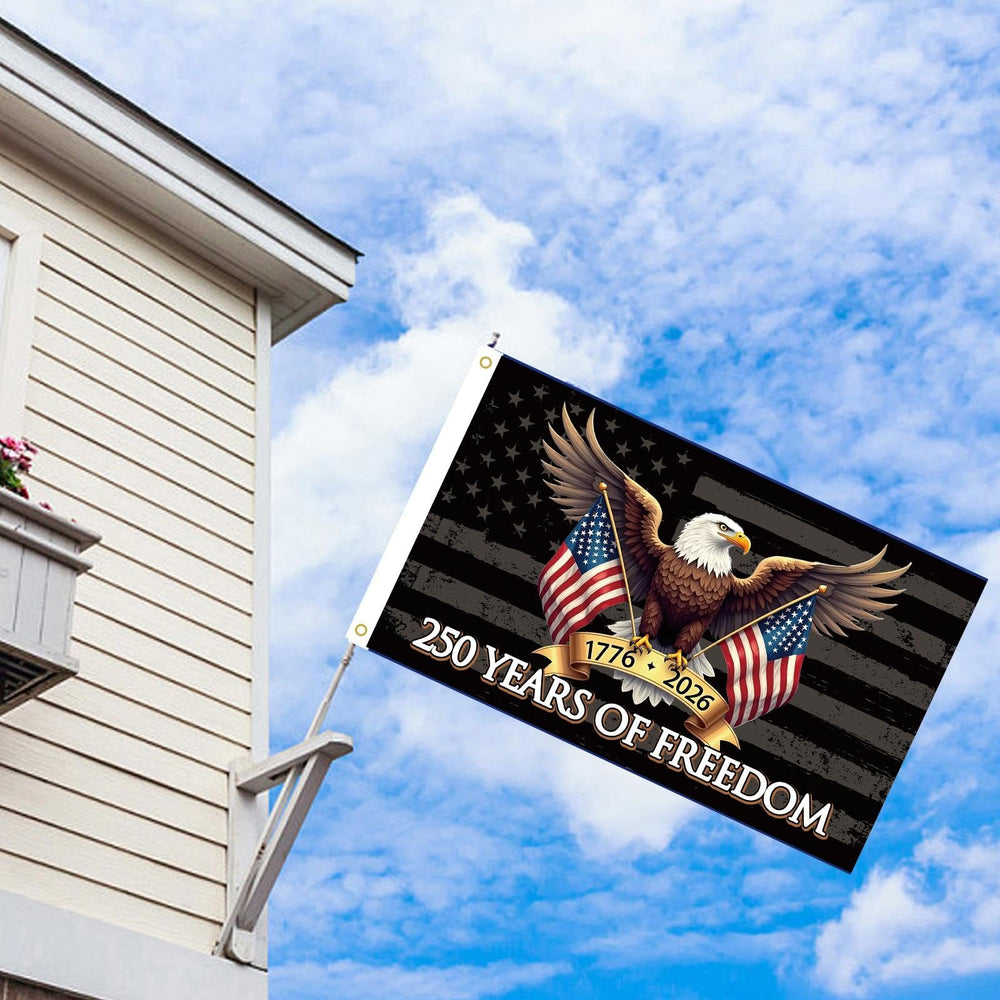 MAGJIUKE American Flag in a garden setting