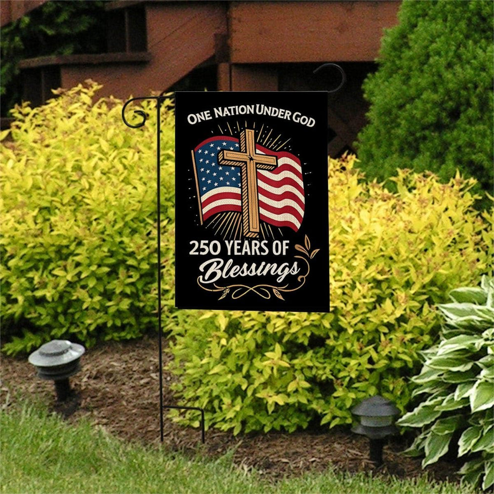 MAGJIUKE Garden Flag 250th Anniversary displayed on a flag pole
