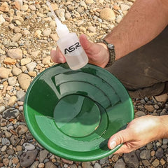 Magnifying tweezer included in ASR Outdoor gold panning kit