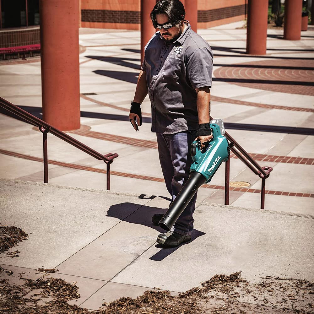 Makita XBU03Z blower side view with ergonomic design