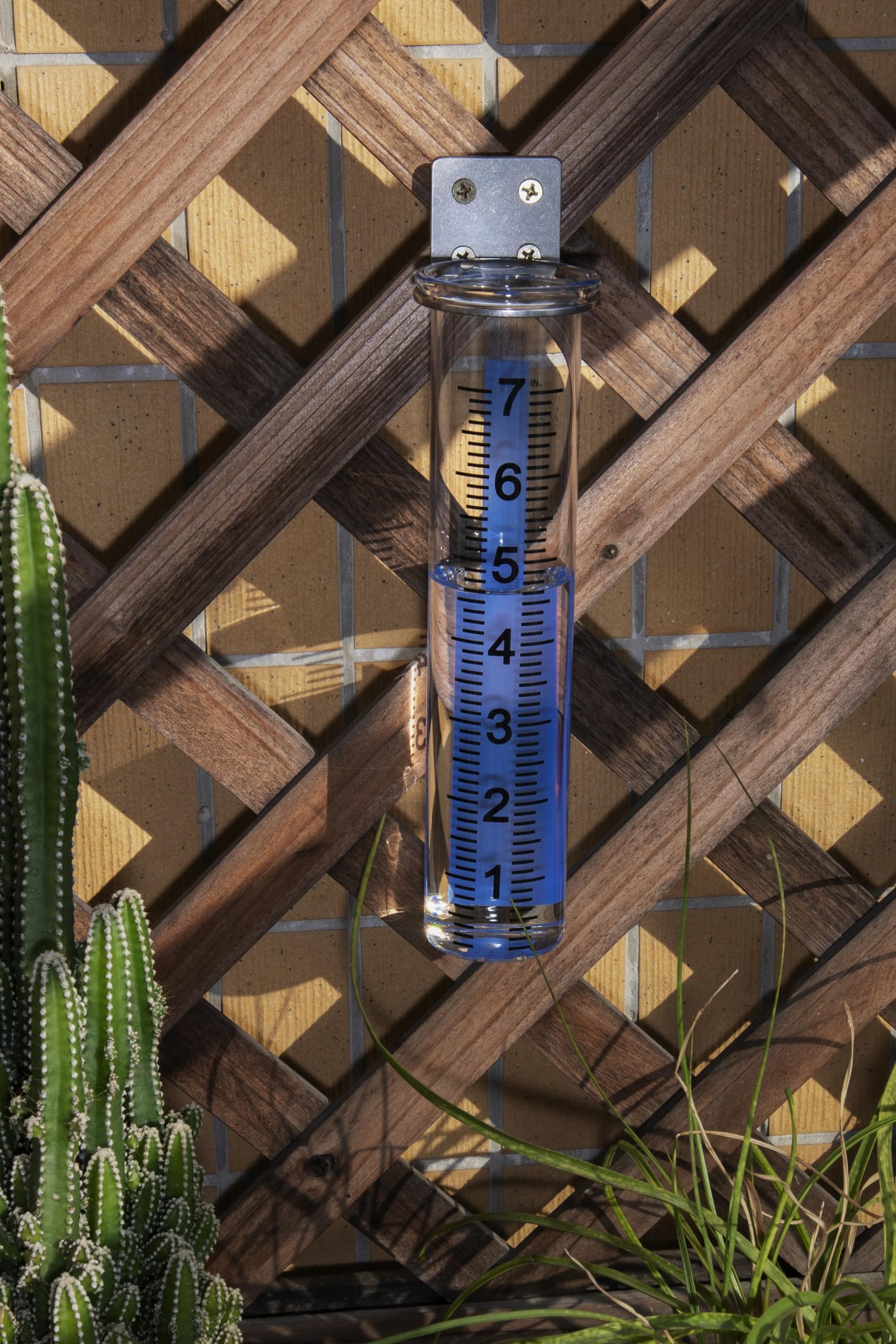 Mateda rain gauge showing rainfall measurement