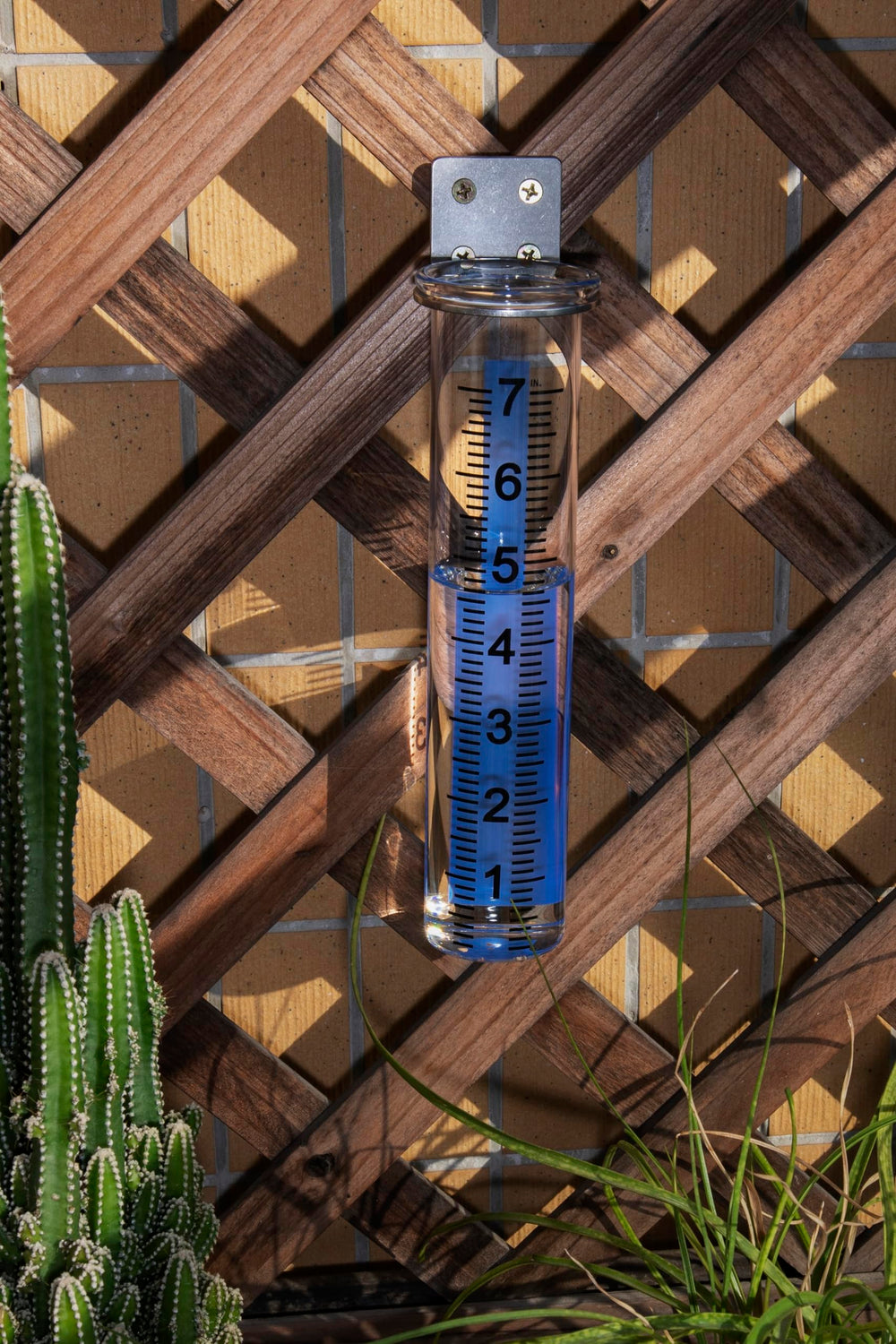 Mateda rain gauge showing rainfall measurement