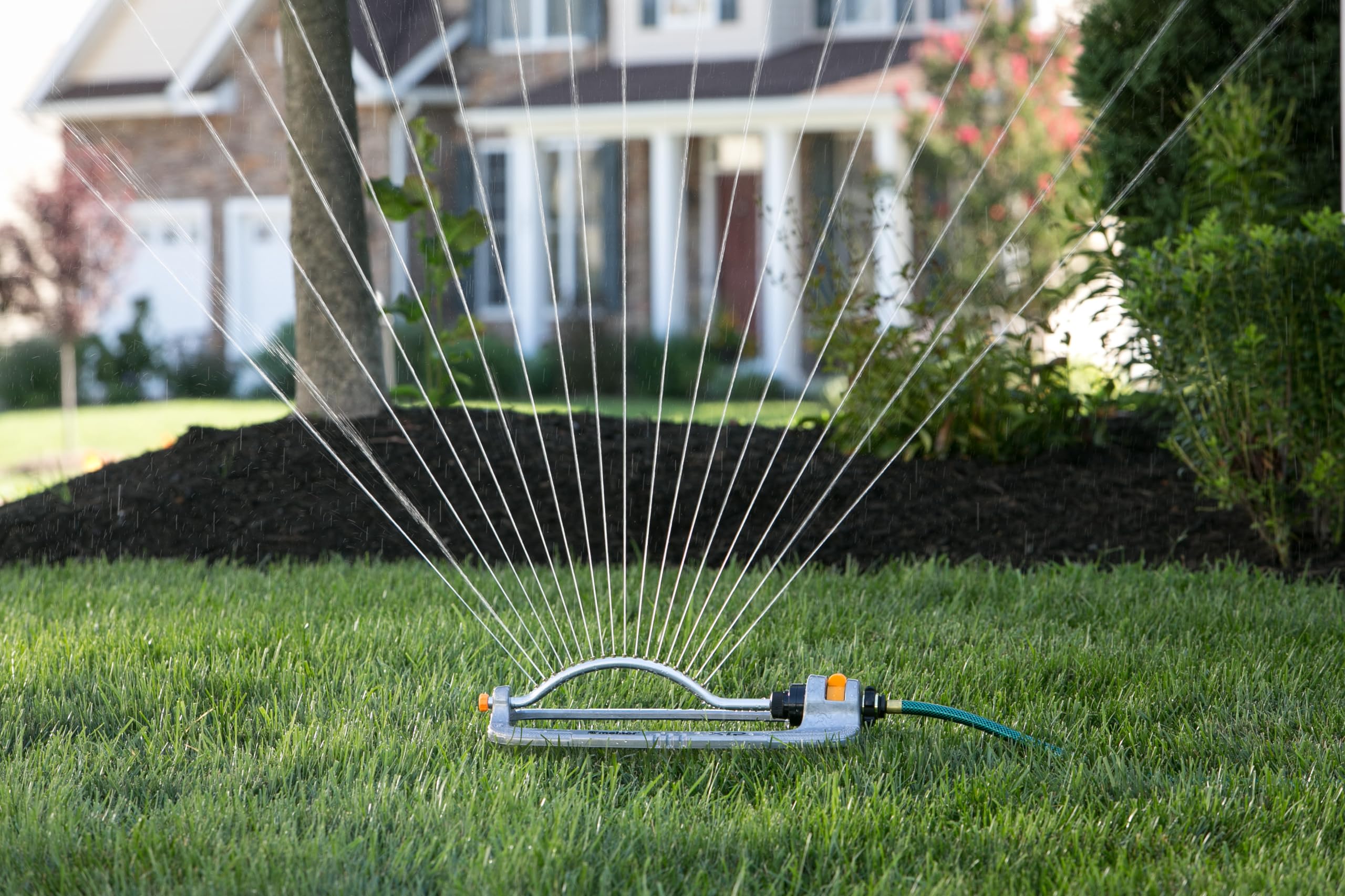Melnor Metal Turbo Oscillating Sprinkler side view